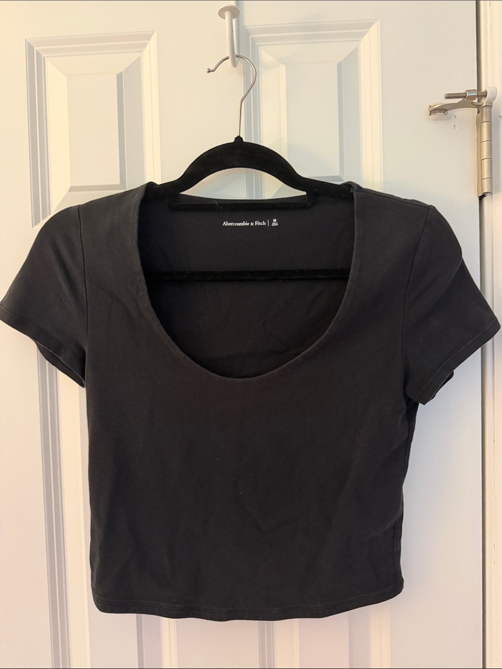 Abercrombie & Fitch Black Scoop Crop Tee